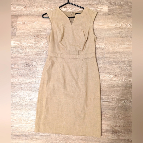 Dress - Picture 1 of 7